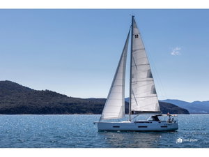 Dufour 530 „Agnese - Water maker, Solar Panel“ – fotka 2