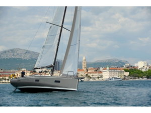 First 44 „CHECKMATE“ – fotka 1