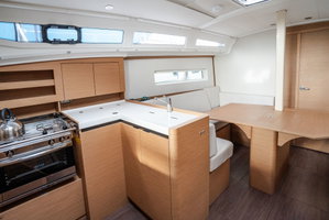 Sun Odyssey 380
