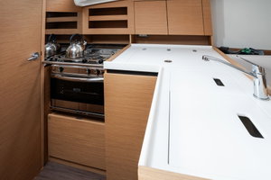 Sun Odyssey 380
