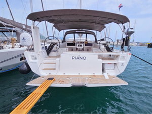 Dufour 470 „Piano“ – fotka 1