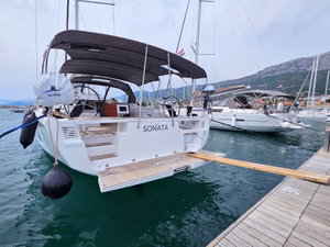 Dufour 470 „Sonata (A/C & gen)“ – fotka 1