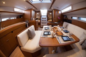 Sun Odyssey 519 „MAISTROS“ – fotka 8