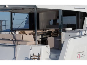 Bali 4.4 „Sara - A/C, Generator, Water maker“ – fotka 2