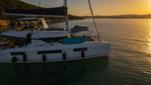Lagoon 51 „AEGEUS (A/C, Gen, W.Maker, Teak cockpit, underwater lights)“ – fotka 4