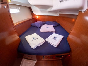 Oceanis 40 „Violet“ – fotka 17