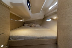 Hanse 388 „Tecla - Water maker, Solar Panel - BOTH SAILS triradial, Retractabile Bow Trust“ – fotka 8