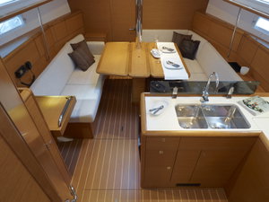Sun odyssey 379 „Oyster Shell“ – fotka 3