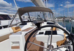 Oceanis 37.1 „BREEZE“ – fotka 10