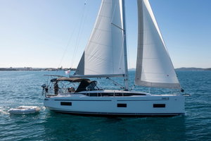 Bavaria C38 „MARTINI“ – fotka 8