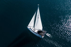 Bavaria C38 „MARTINI“ – fotka 5
