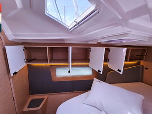 Dufour 41 „Ava (A/C & gen)“ – fotka 31
