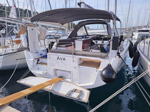 Dufour 41 „Ava (A/C & gen)“ – fotka 2