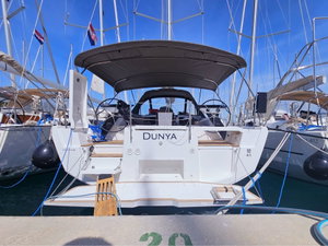 Dufour 41 „Dunya (A/C & gen)“ – fotka 1