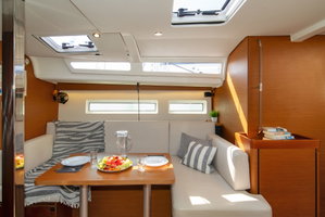 Sun Odyssey 440 „Navillera“ – fotka 8