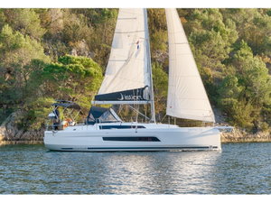 Dufour 37 „First Laugh“ – fotka 1