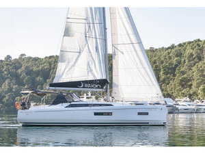 Oceanis 37.1 „First Dream“ – fotka 1