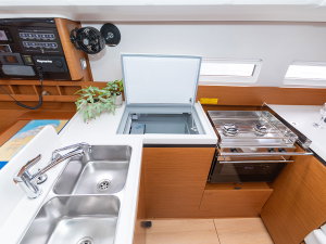 Sun Odyssey 410 „OSKAR new 2024 (air condition, solar panels)“ – fotka 13