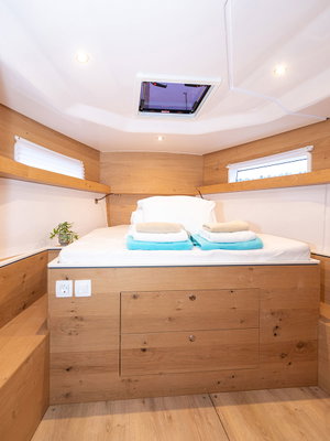 Elan 45 Impression „OLLIE new 2024 (air condition, cross-cut dacron sails)“ – fotka 19
