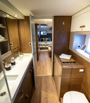 Bali 4.4 „BLISS LUXURY CATAMARAN“ – fotka 14