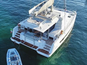 Bali 4.4 „BLISS LUXURY CATAMARAN“ – fotka 1