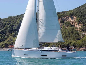 Dufour 390 „Mitoalla“ – fotka 1