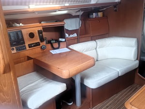 Sun Odyssey 40.3 „Evina“ – fotka 6