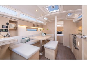 Oceanis 37.1 „Silene - Comfort line“ – fotka 3
