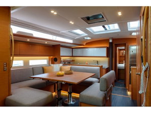 Dufour 530 „Olimpia - A/C, Generator, Water maker“ – fotka 7
