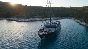 Luxury Sailing Yacht „Rara Avis“ – fotka 28