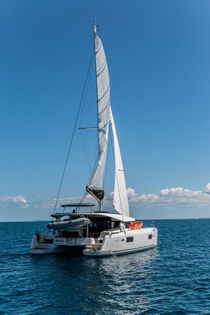 Lagoon 42 „Almalù - A/C, Generator, Water maker“ – fotka 8