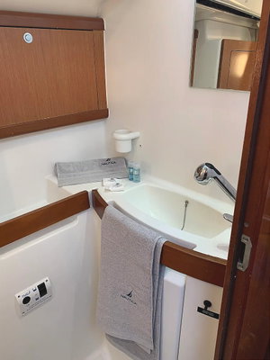 Oceanis 43