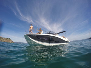 Quicksilver Activ 875 Sundeck „Alice“ – fotka 5