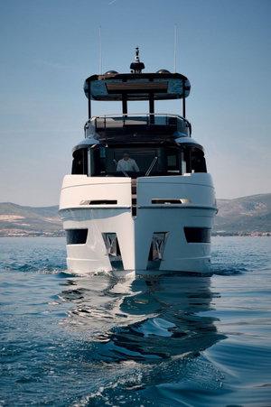 Explorer 62 „Blue Moon“ – fotka 3