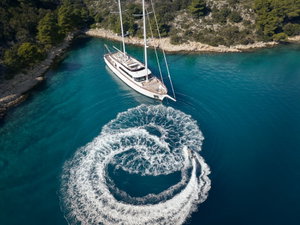 Motor sailer „Love Story“ – fotka 13
