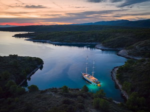 Motor sailer „Love Story“ – fotka 6