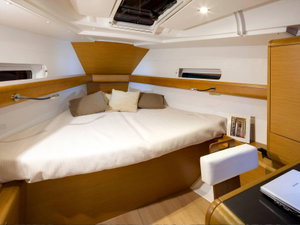 Sun Odyssey 419 „Kinthia“ – fotka 9