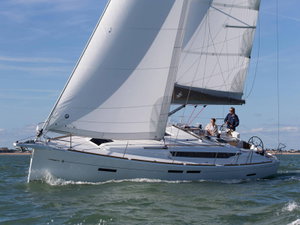 Sun Odyssey 419 „Kinthia“ – fotka 6