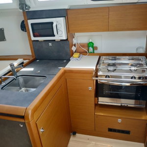 Sun Odyssey 349 „Berry“ – fotka 3