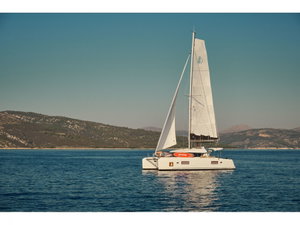 Lagoon 42 „BRIGHT SKY“ – fotka 1
