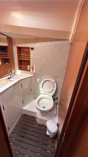 Bavaria C42 „Silver VII“ – fotka 6