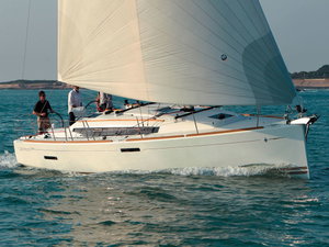 Sun odyssey 379 „OYSTER SHELL“ – fotka 1