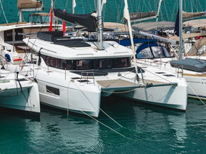 Lagoon 43 „EMERALD“ – fotka 1