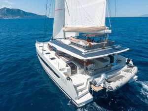 Aura 51 „Celestia - A/C, Generator, Water maker“ – fotka 26