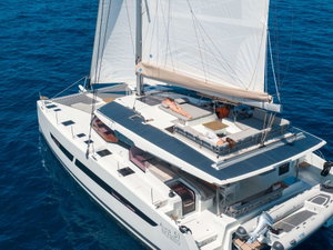 Aura 51 „Celestia - A/C, Generator, Water maker“ – fotka 3