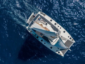 Aura 51 „Celestia - A/C, Generator, Water maker“ – fotka 27
