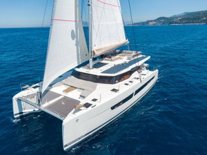Aura 51 „Celestia - A/C, Generator, Water maker“ – fotka 25