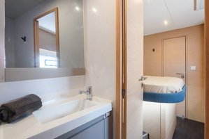 Aura 51 „Celestia - A/C, Generator, Water maker“ – fotka 17