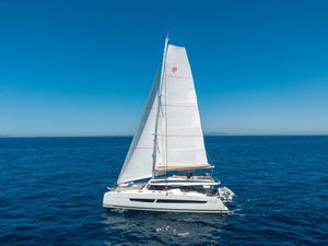 Aura 51 „Celestia - A/C, Generator, Water maker“ – fotka 4