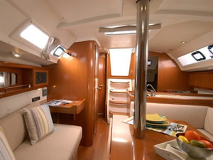 Oceanis 34 „Dizzy Lizzy“ – fotka 6